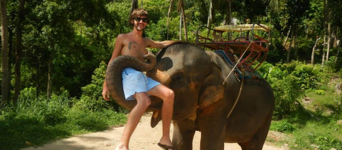 couchsurfing profile beginners how to tune up travel tom edwards elephant